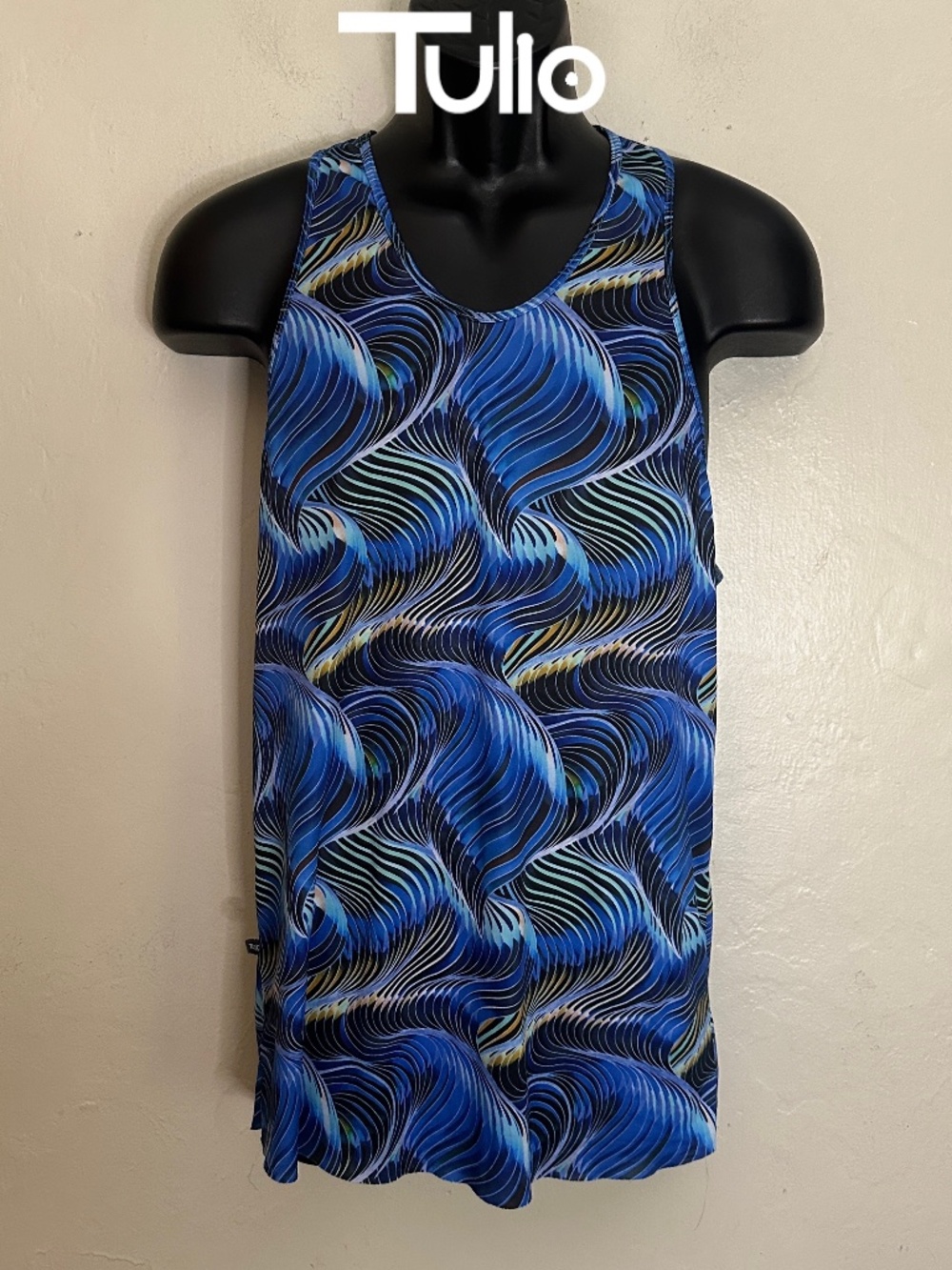 Tulio Tank Top Medium Gently worn 100% polyamide 19" armpit to armpit